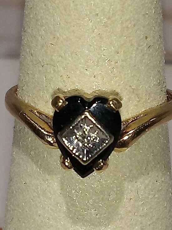 Gem Stone King 10K Yellow Gold Black Onyx and Diamond 3  10K Gold Onyx and Diamond ring size 7